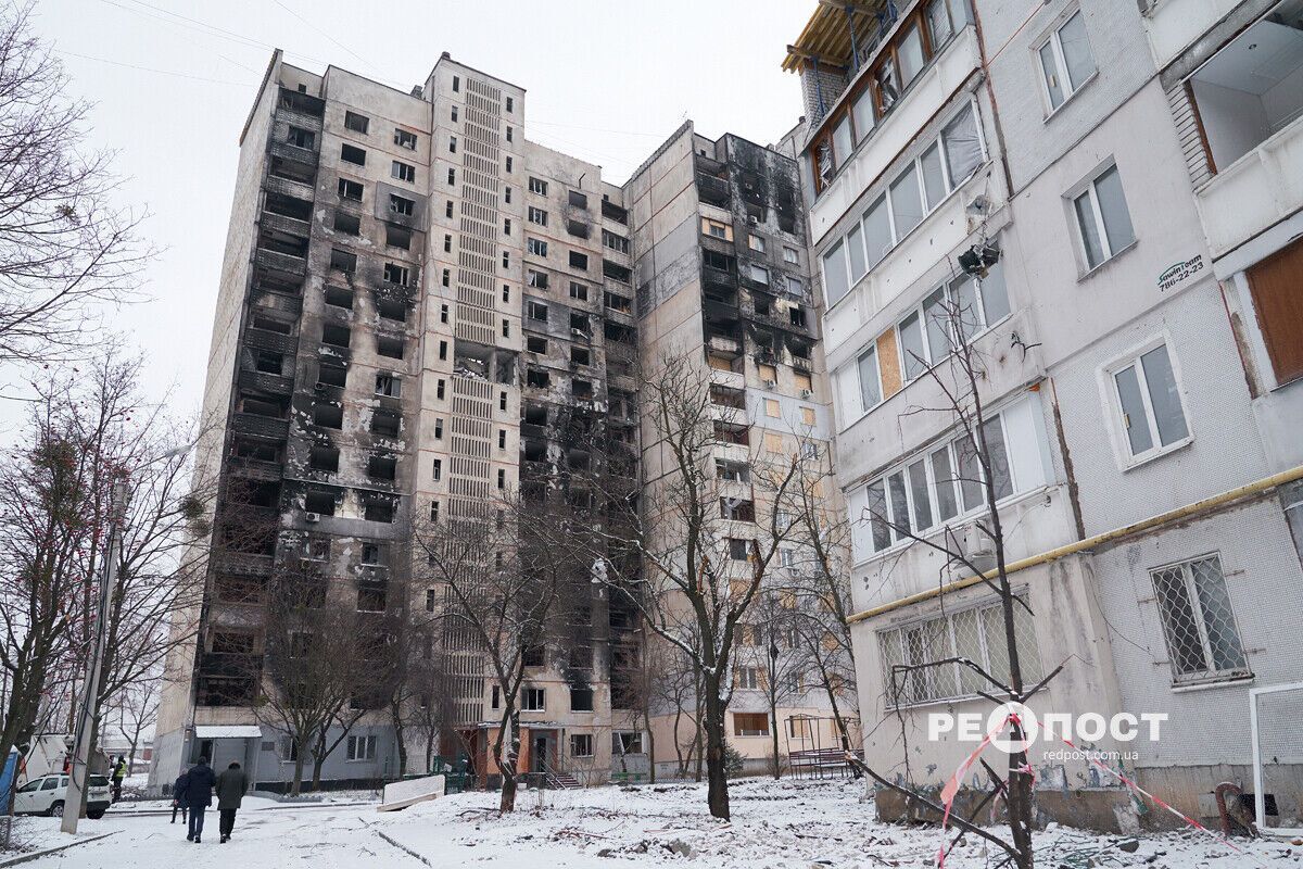 В Харькове отстроили жилую высотку, пострадавшую от обстрелов. Фото