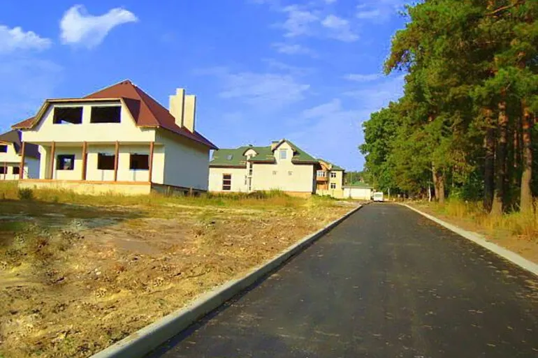 КМ Лісове озеро