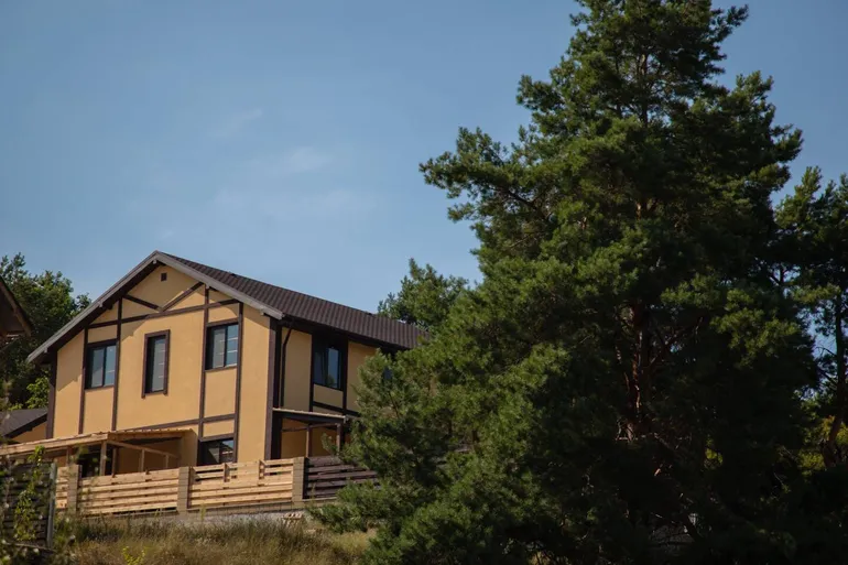 КГ Між лісом та горою