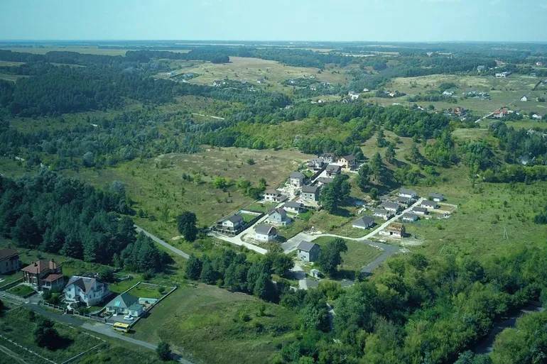 КГ Між лісом та горою