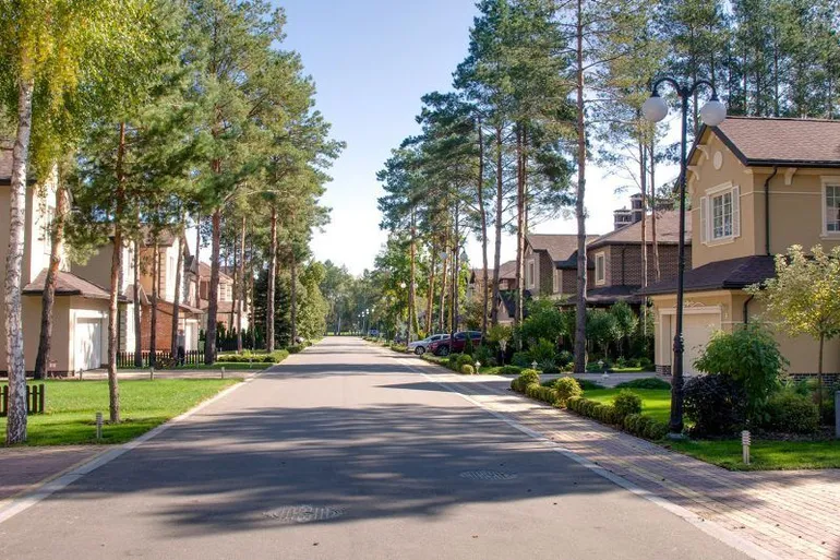 КМ Riviera Village