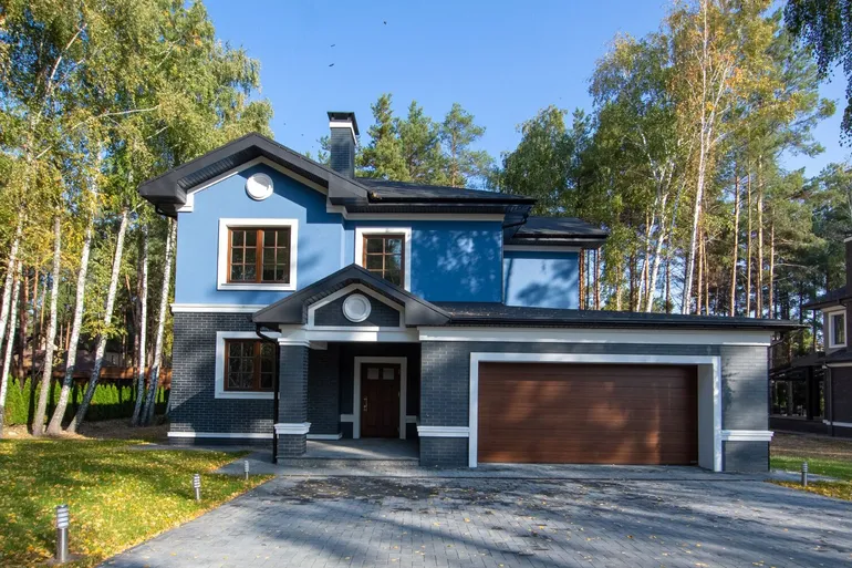 КМ Riviera Village