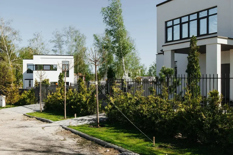 КМ Barberry Park