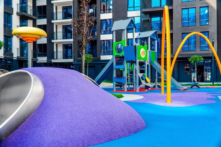 ЖК Family Plaza дитячий майданчик
