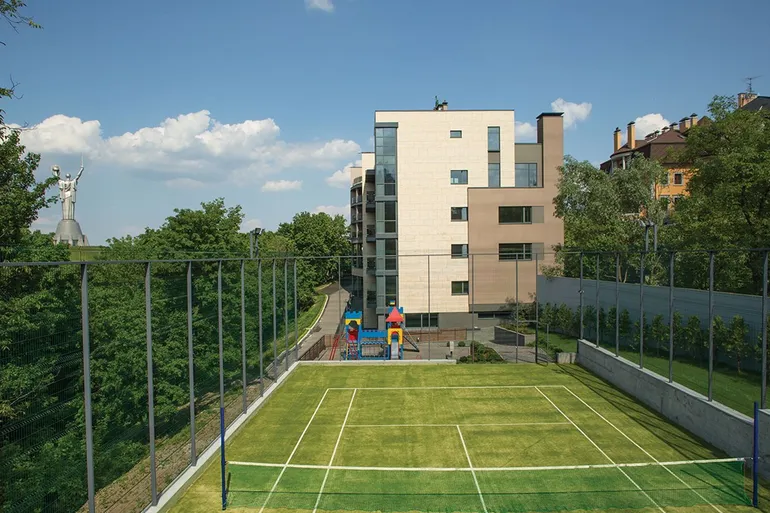 ЖК Pechersk Hills Residence футбольное поле