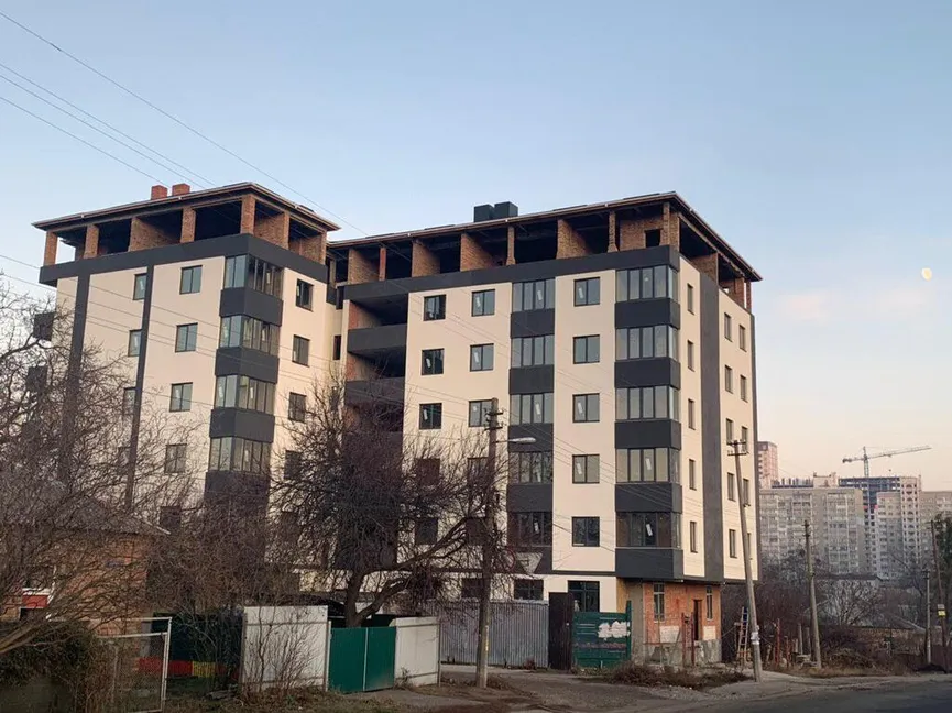 Клубний Дім на Волошина
