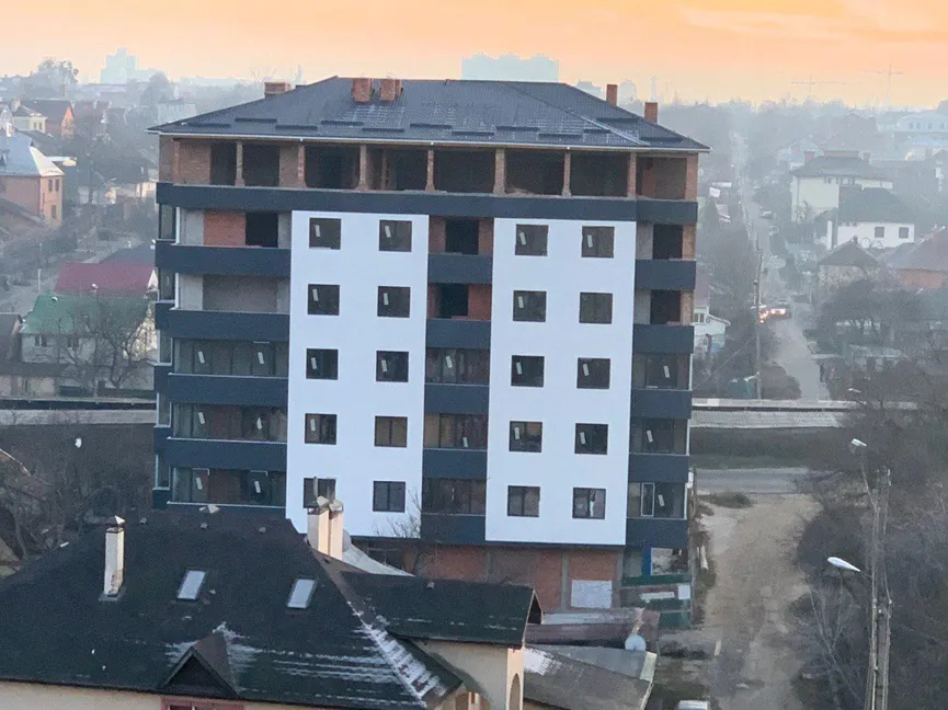 Клубний Дім на Волошина