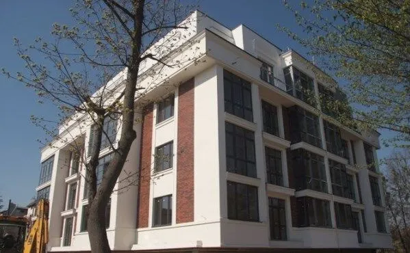 Клубний будинок Rezydencja Zalizna Voda