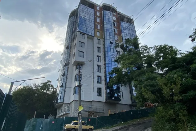 Скандальний "Будинок Білозір": суд не визнав його готовим до експлуатації