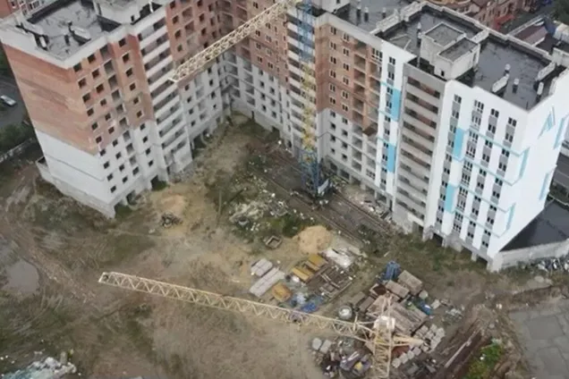 Інвестори ЖК Чехов парк квартал провели мітинг біля будівлі Ірпінської міськради