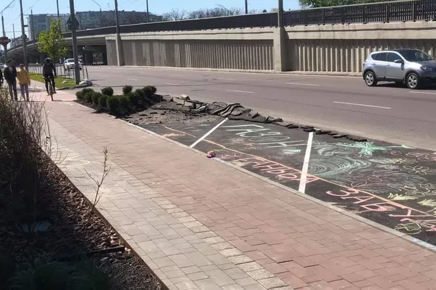 У КМДА прокоментували руйнування велосипедної доріжки поряд з ЖК Сан-Франциско