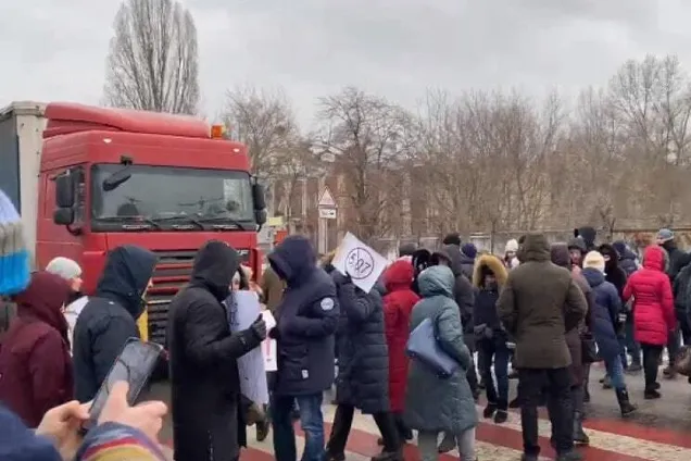 Жильцы ЖК Navigator перекрыли улицу в Киеве