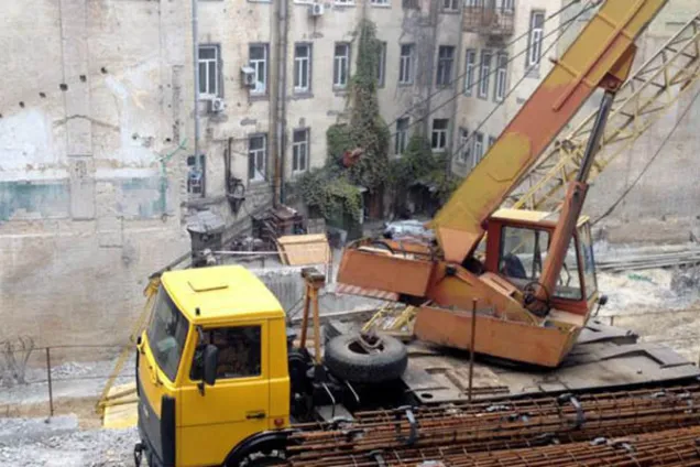 Скандальна забудова біля Чкаловського скверу: забудовник оскаржив навіть штраф
