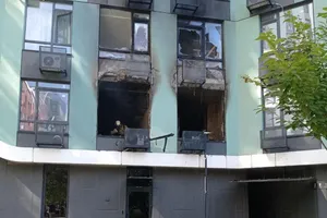 Пожар в ЖК Республика: пожарные не без труда добрались до места