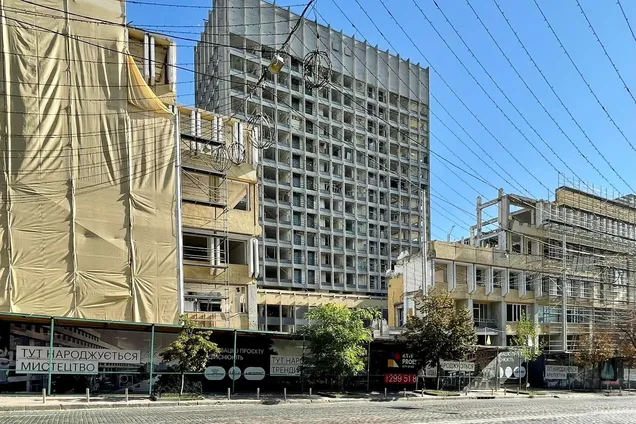 В Киеве стартовал демонтаж офиса здания "Киевпроекта"