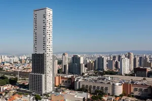 У бразильському Сан-Паулу збудували найвищий монолітний хмарочос. Фото