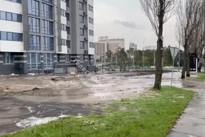 У Києві через будівництво ЖК затопило Броварський проспект