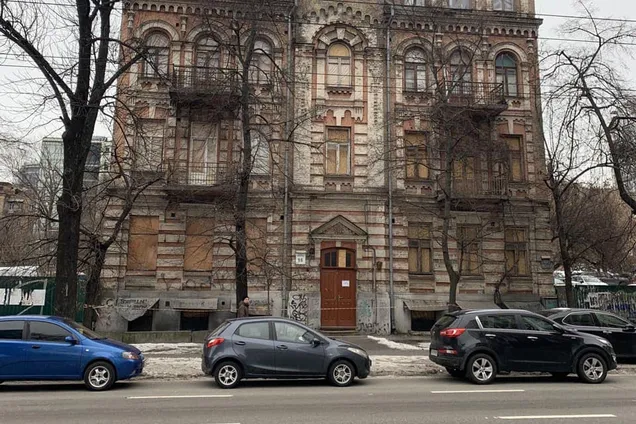 ЖК возле дома Саксаганского: интересы застройщика защитят юристы Киевсовета