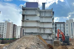 Під Києвом почали відбудовувати зруйновані секції ЖК Нова Буча