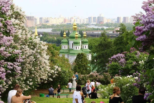 Землю столичного ботанического сада передали под жилую застройку