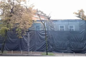 В Киеве под видом реставрации уничтожают Дом с Хлебной лавкой