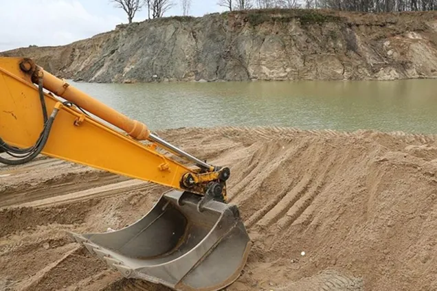 "Ковальская" вышла из проекта по добыче песка на Каневском водохранилище