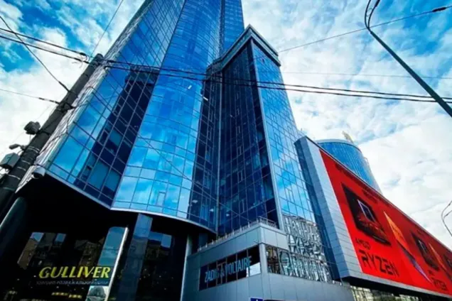 Ощадбанк заявив про рейдерське захоплення паркінгу ТРЦ Gulliver