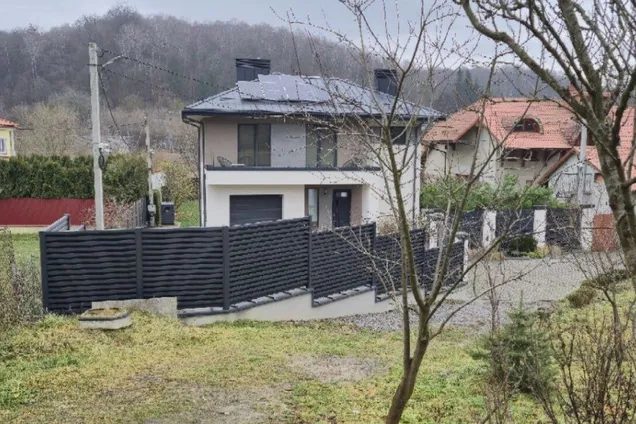 У очільника львівського ДАБК знайшли незадекларований маєток