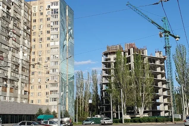 Жителей Днепра возмутило, что застройщик несмотря на запрет продолжает строить