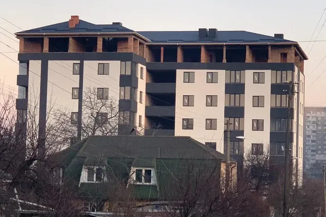 Суд не позволил снести клубный дом на Волошина