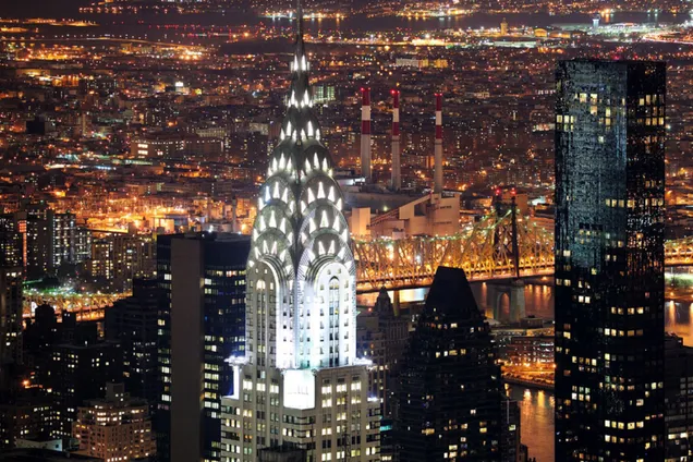 Нью-Йоркский символ на грани упадка: Chrysler Building ищет нового владельца