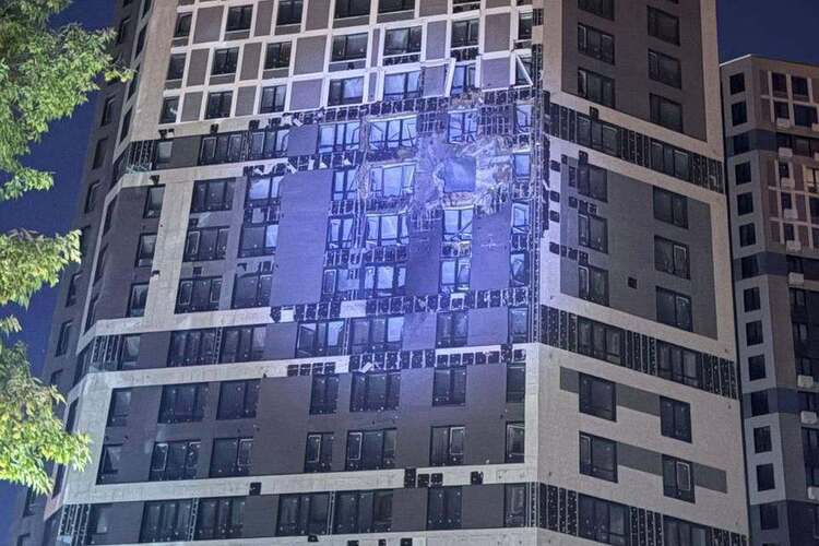 Мен қазір Мәскеуге секс үшін келемін. Екі еркектің әйелді ебін алып жатқан порносын көру