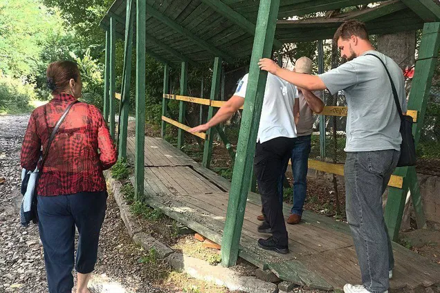 Киевлянам вернут безопасный проход на Голосеевском проспекте