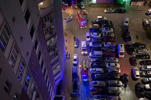 Пожарным пришлось эвакуировать 35 человек из-за пожара в ЖК на Оболони