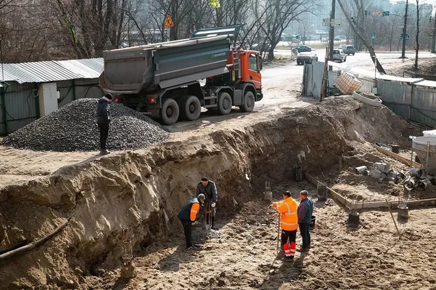 В ЖК на Здолбунівській зводять завершальну частину підземного паркінгу